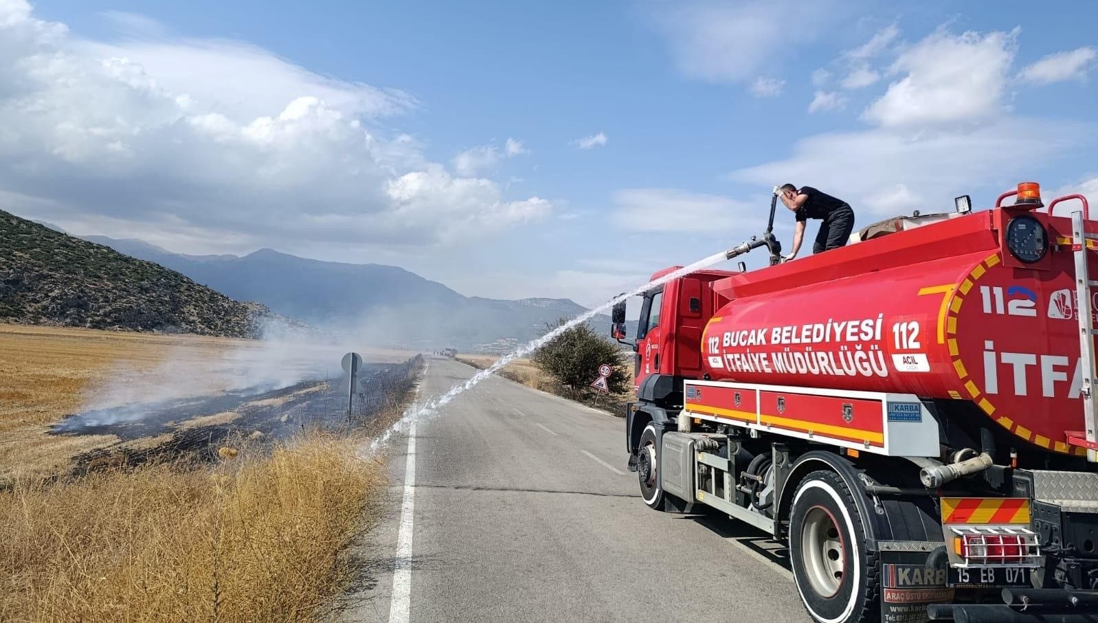 burdur bucaktaki yangin buyumeden sonduruldu RklsHGa8