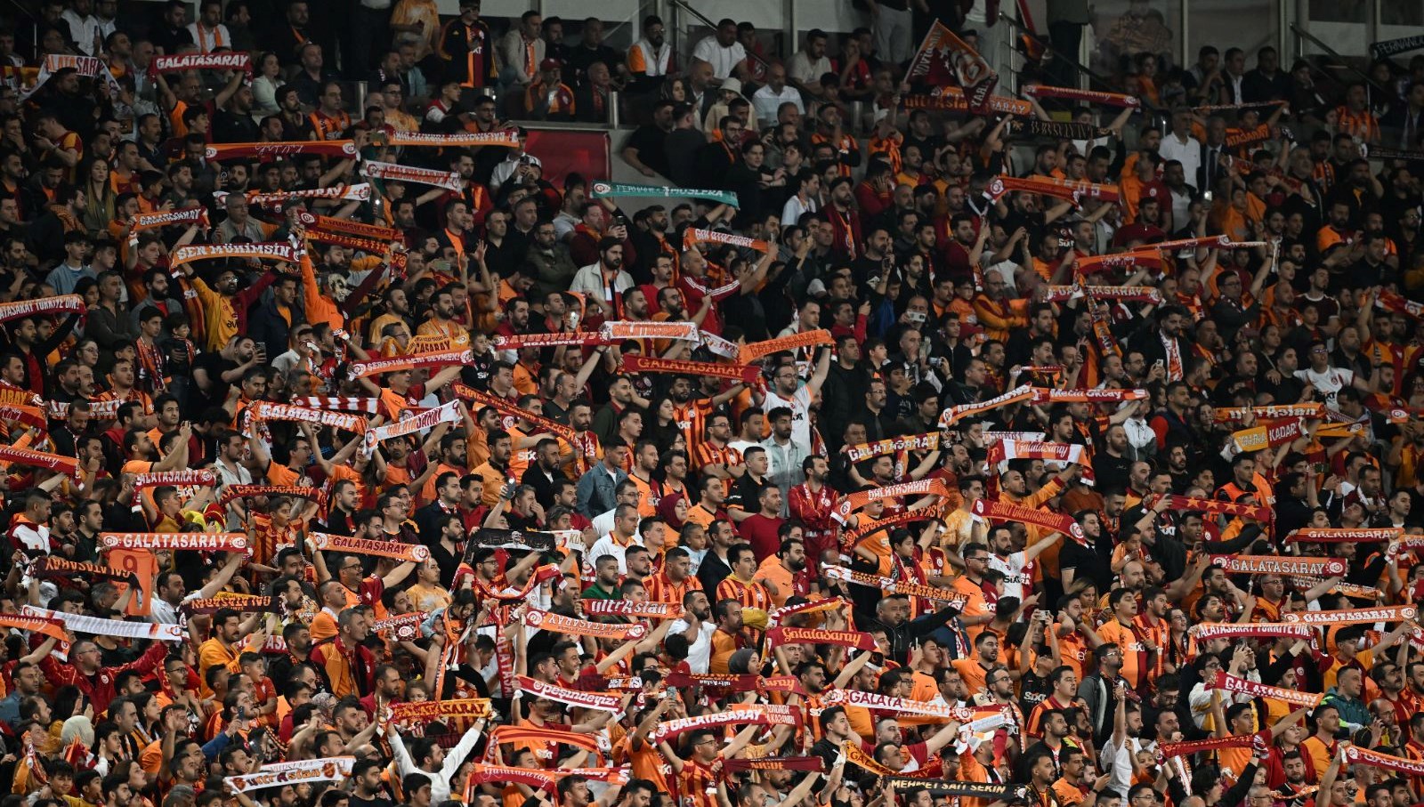 galatasaray liverpool macina 50 bin tlye bilet EINkVbC4