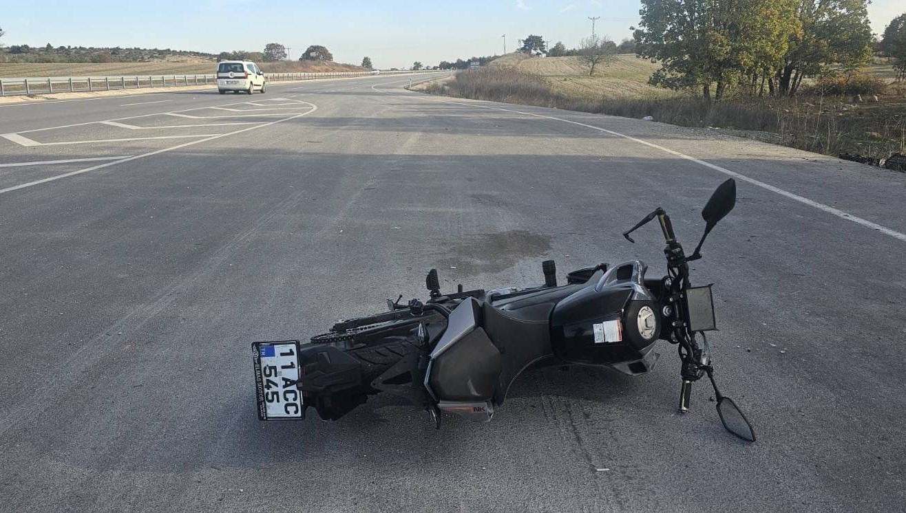 seyir halindeki motosiklet onune cikan kopege carpti mHWEtcsC.jpg