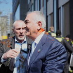 Rıza Pehlevi’ye Berlin’de Boyalı Saldırı: Olay Anı Kameralara Yansıdı