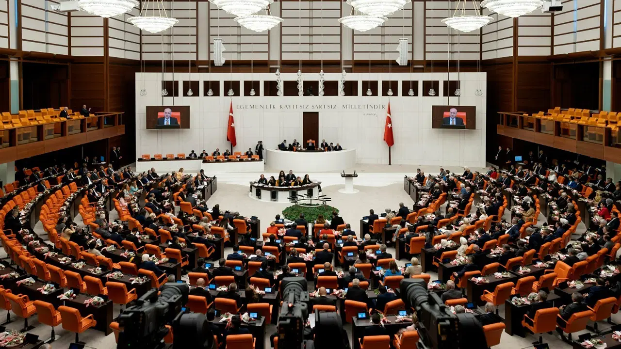 12. Yargı Paketi TBMM’ye sunuldu! Sistem baştan aşağı değişiyor: e-Duruşma, Yargıtay’ın bozma yetkisi, noterden evrak talebi…